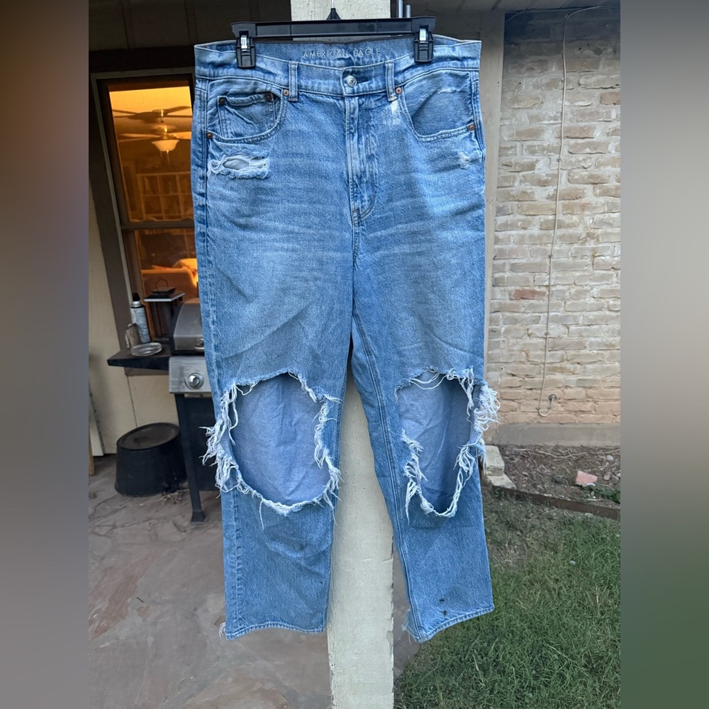 American Eagle Outfitters Relaxed Distressed Jeans